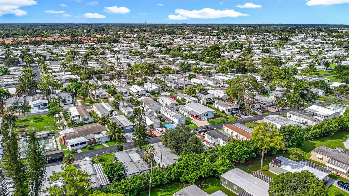 4165 S 88th Ct S, Boynton Beach, FL 33436 - Image #1