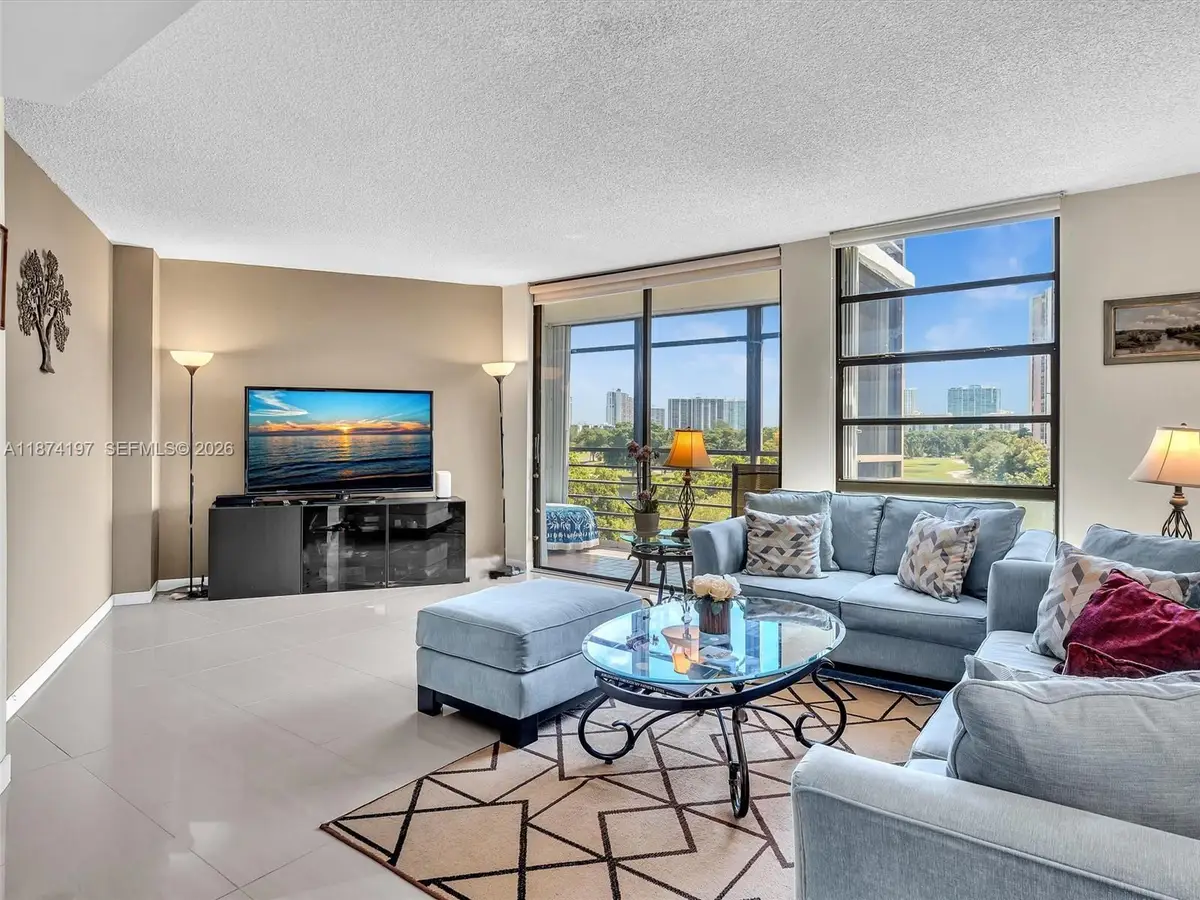 20400 W Country Club Dr #605, Aventura, FL 33180 - #1