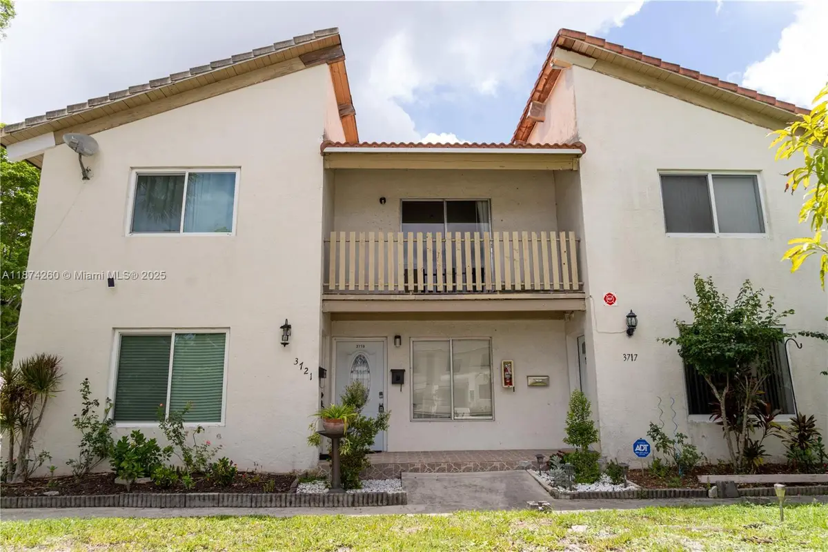 3719 Riverside Dr, Coral Springs, FL 33065 - Image #1