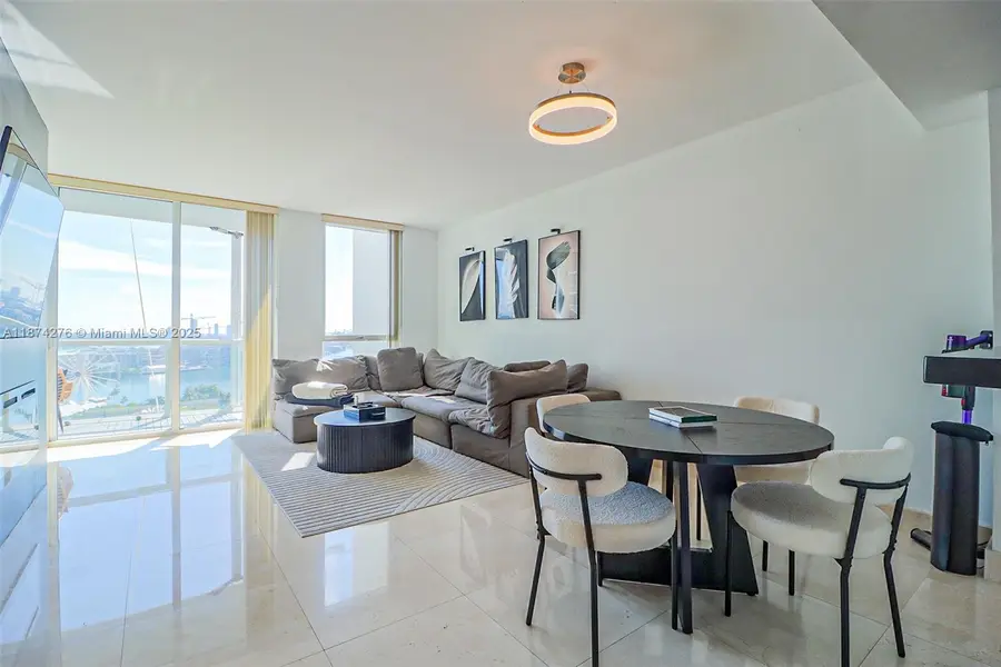 253 NE 2nd St #1907, Miami, FL 33132 - Image #2