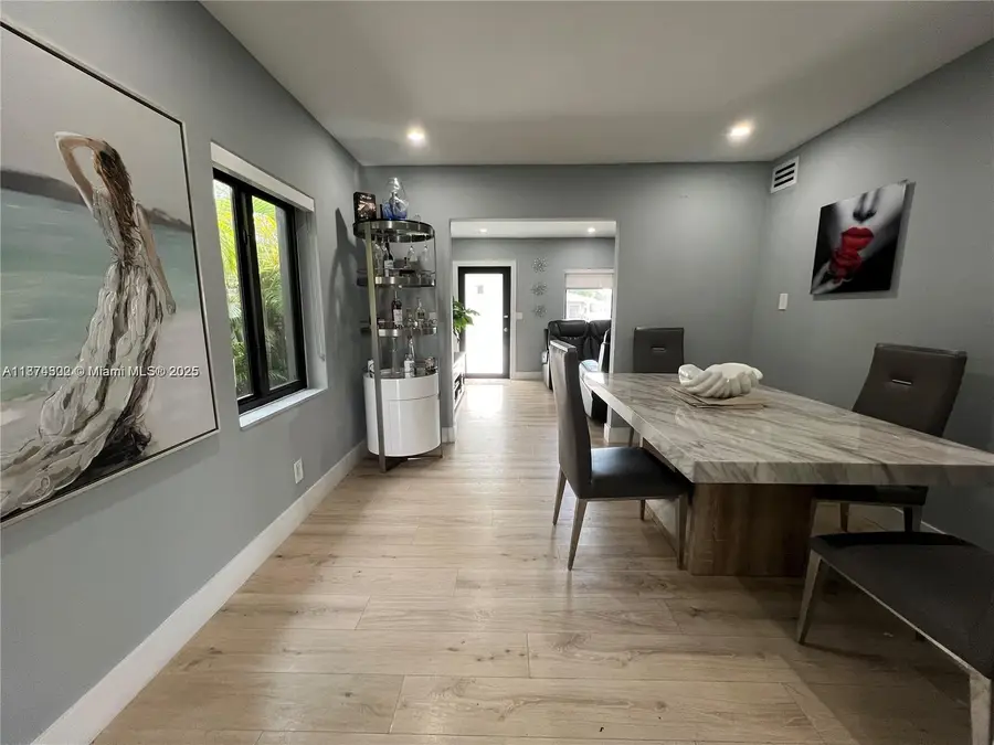 860 NW 18th Pl, Miami, FL 33125 - Image #2