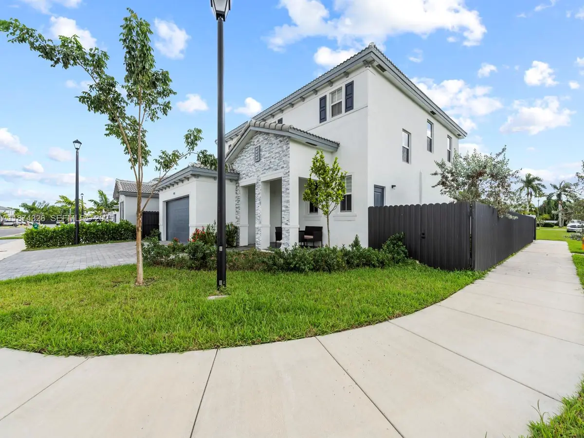 14888 SW 163rd Ter, Miami, FL 33187 - Image #1