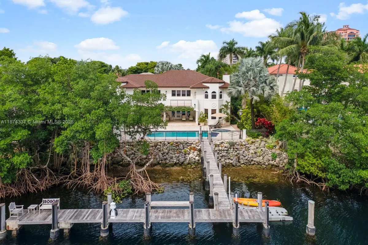 277 Veleros Ct, Coral Gables, FL 33143 - Image #1