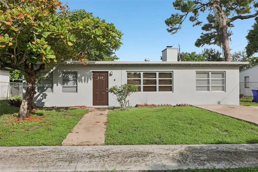 219 SW 21st Way, Fort Lauderdale, FL 33312 - Image #3