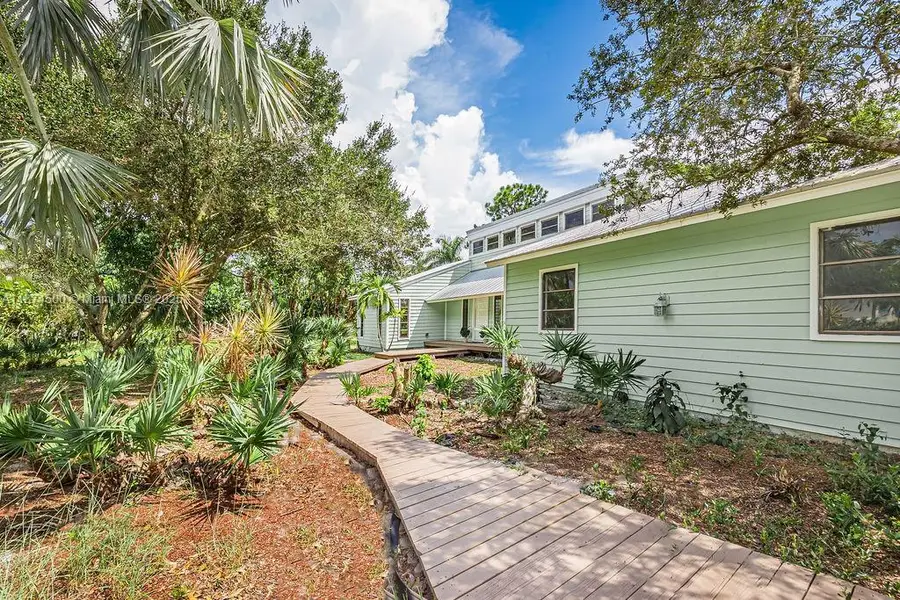 4882 SE Bayshore Ter, Stuart, FL 34997 - Image #2