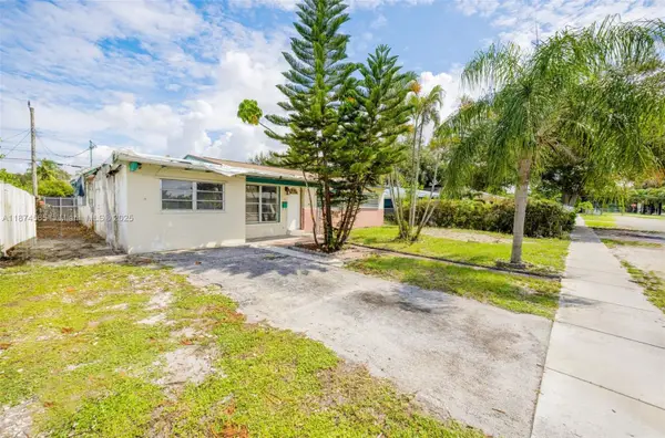 6721 Simms St, Hollywood, FL 33024