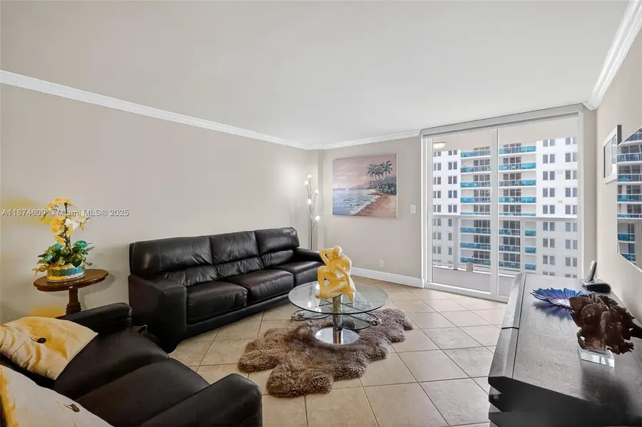 2401 Collins Ave #1005, Miami Beach, FL 33140 - Image #3