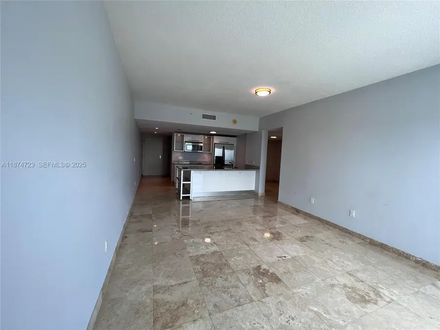 185 SW 7th St #4204, Miami, FL 33130 - Image #2