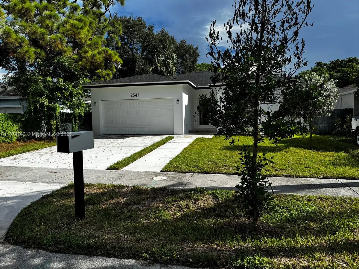 2541 NW 9th St, Fort Lauderdale, FL 33311 - Image #1