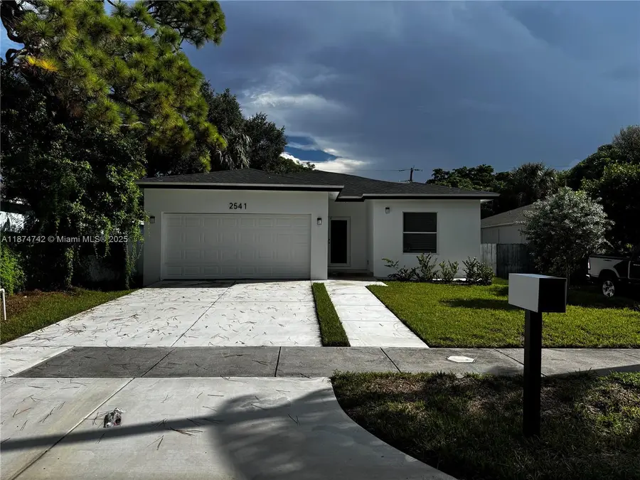 2541 NW 9th St, Fort Lauderdale, FL 33311 - Image #2