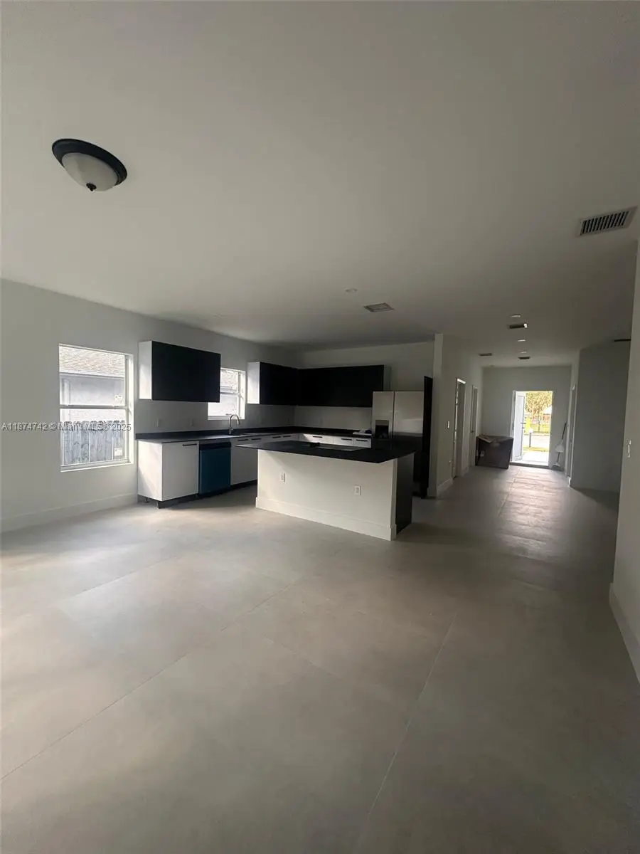 2541 NW 9th St, Fort Lauderdale, FL 33311 - Image #3