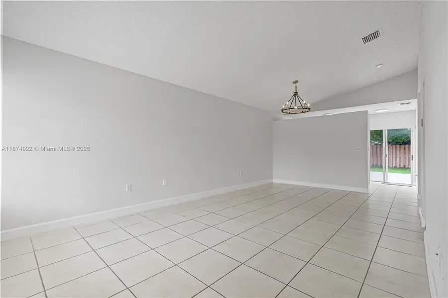 21472 SW 87th Pl, Cutler Bay, FL 33189 - Image #2
