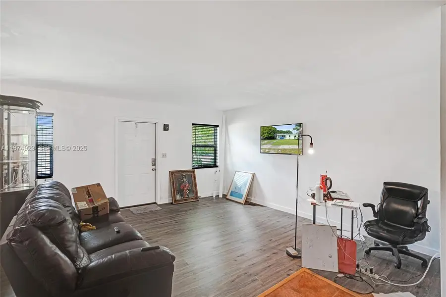 301 NW 190th Street, Miami Gardens, FL 33169 - Image #3