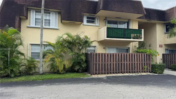 13730 SW 90th Ave #16-8, Miami, FL 33176