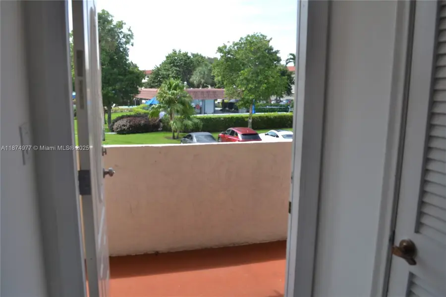 300 S Hollybrook Dr #203, Pembroke Pines, FL 33025 - Image #2