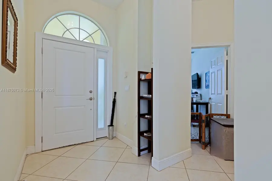 2430 SE 7th Pl, Homestead, FL 33033 - Image #3