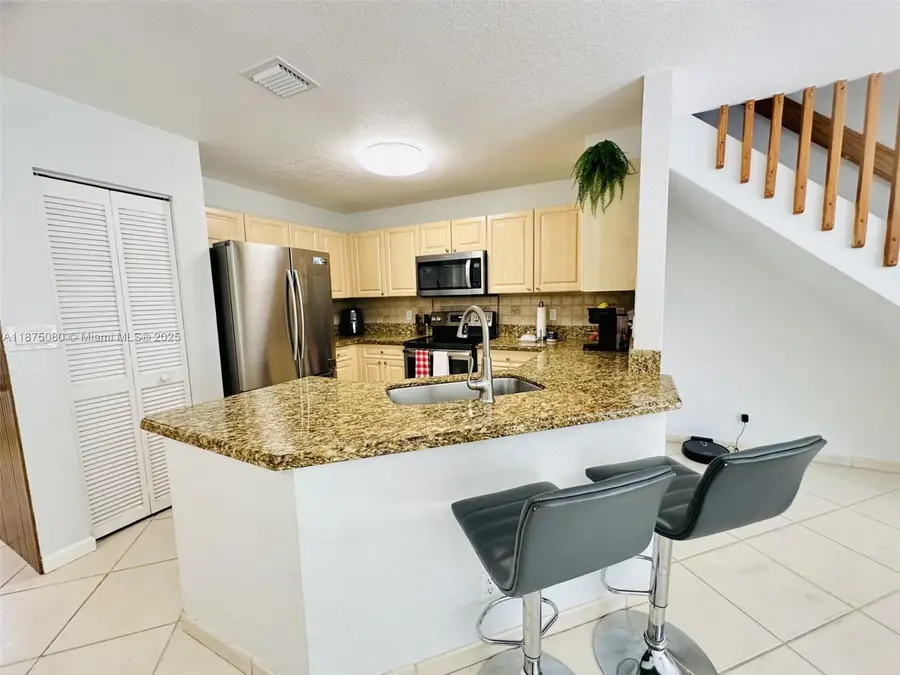 8952 NW 38th Dr, Coral Springs, FL 33065 - Image #3