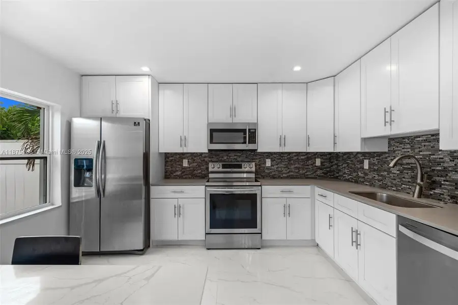 524 NW 10th, Hallandale Beach, FL 33009 - Image #3