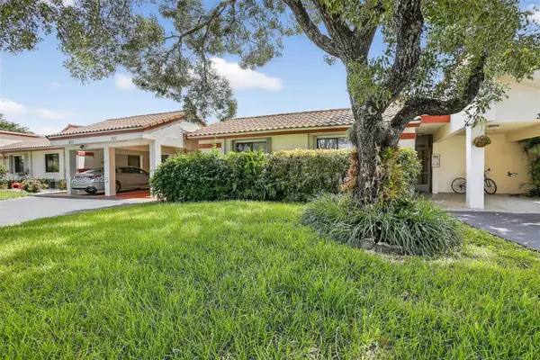 311 Lakeside Ct #238, Sunrise, FL 33326