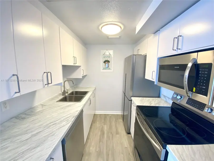 1185 Marseille Dr #307, Miami Beach, FL 33141 - Image #3