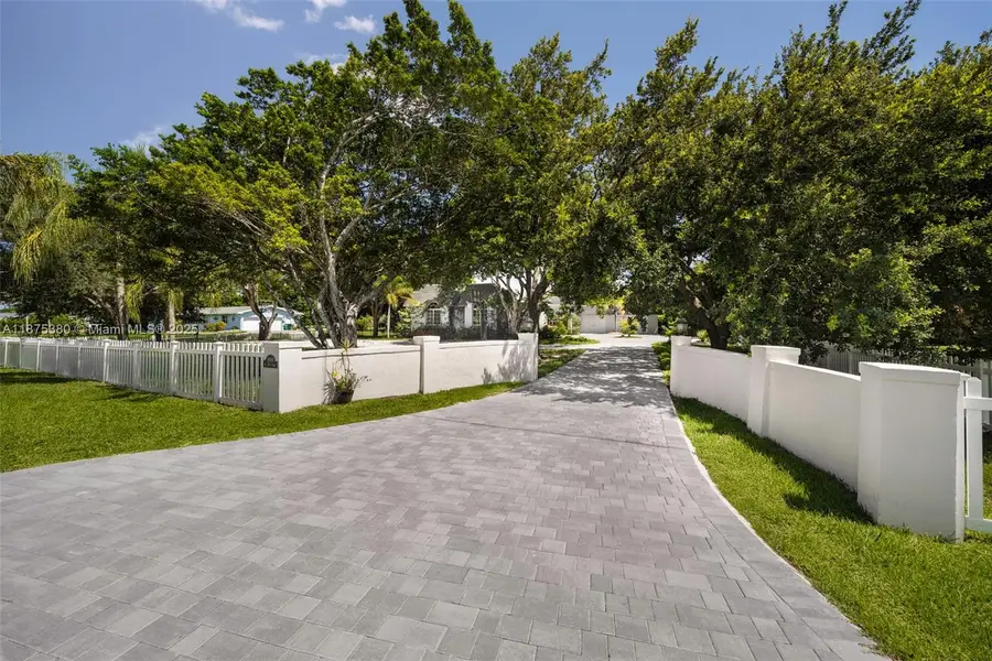 11000 SW 25th St, Davie, FL 33324 - Image #2
