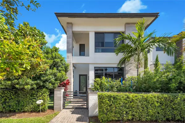 8279 NW 43rd St, Doral, FL 33166