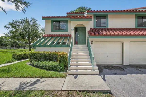 19 W Lexington Ln W #E, Palm Beach Gardens, FL 33418
