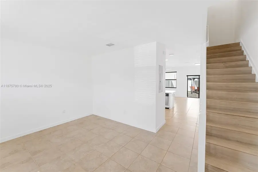 10582 W 33rd Ln, Hialeah, FL 33018 - Image #2