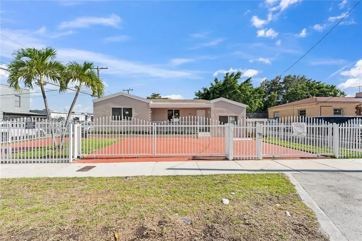 2722 NW 4th St, Miami, FL 33125 - Image #1