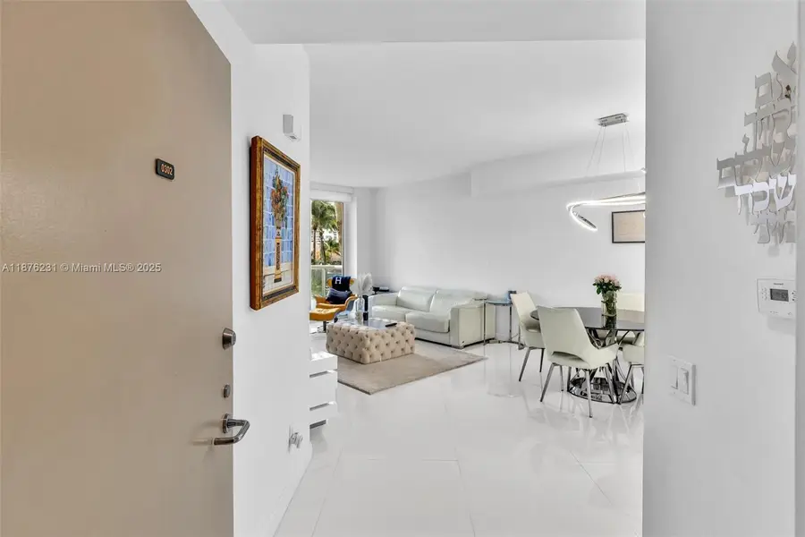 21050 Point Pl #302, Aventura, FL 33180 - Image #2