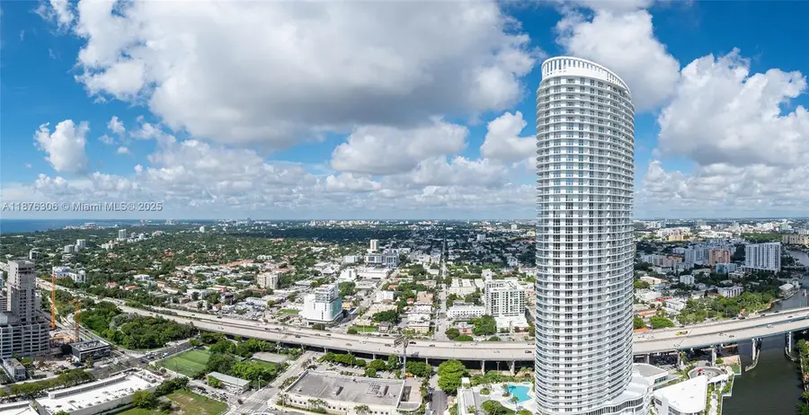 185 SW 7th St #4201, Miami, FL 33130 - Image #2