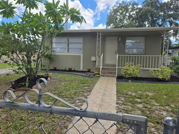 6400 Meade St, Hollywood, FL 33024