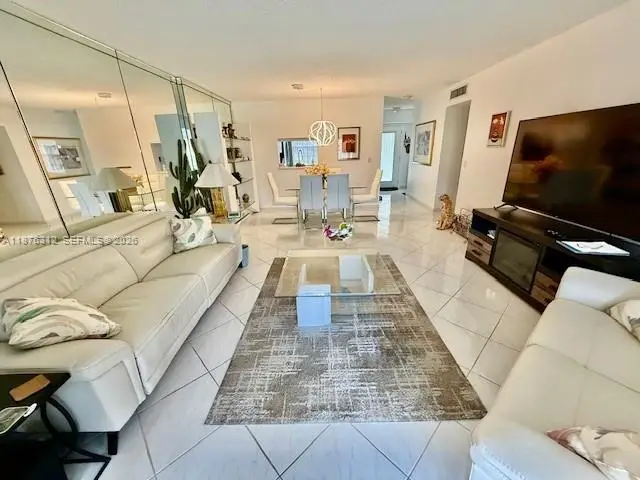 1025 SE 4th Ave #101, Dania Beach, FL 33004 - Image #1