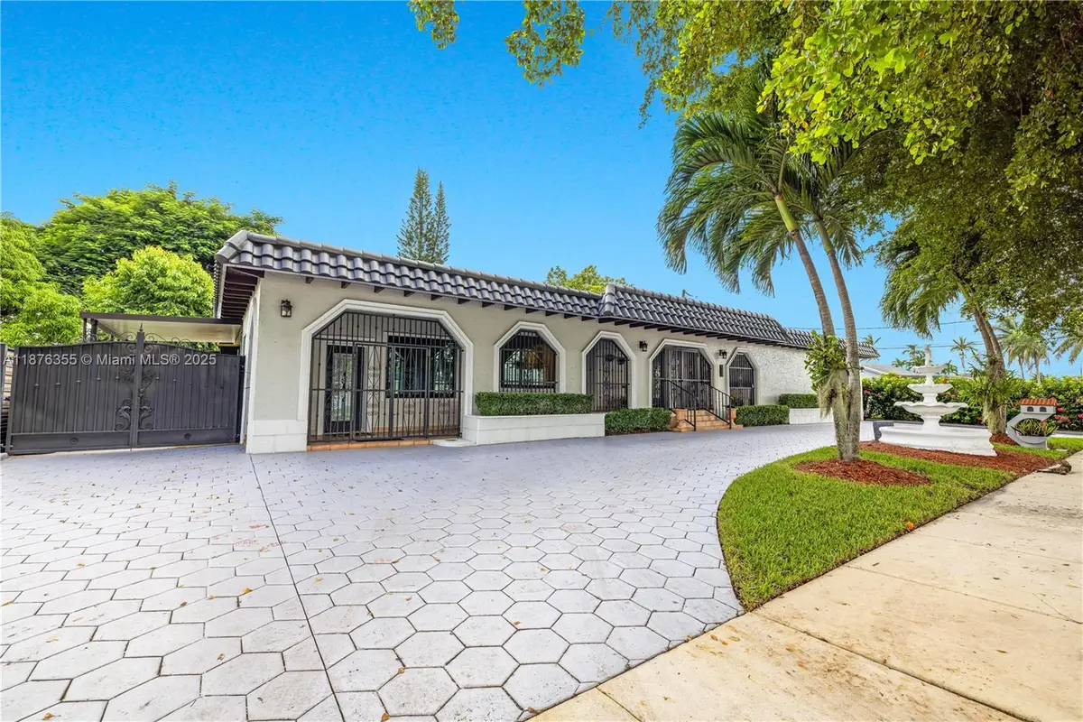 4325 SW 95th Ave, Miami, FL 33165 - Image #1