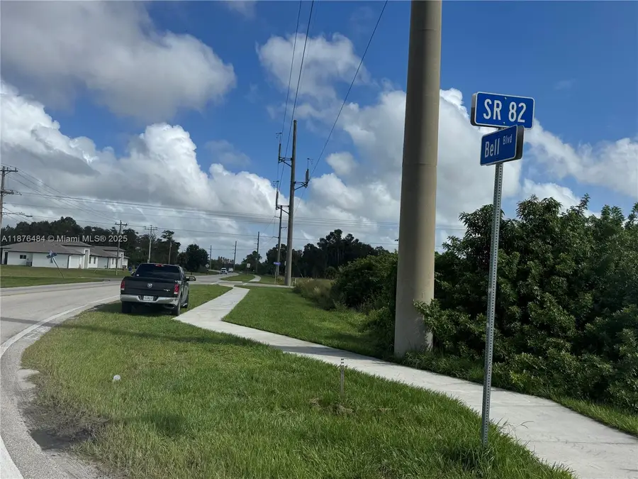 861 Barcia, Lehigh Acres, FL 33974 - Image #3