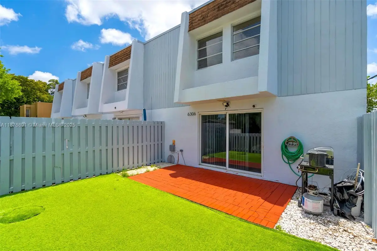 6306 Moseley St #1, Hollywood, FL 33024 - Image #1