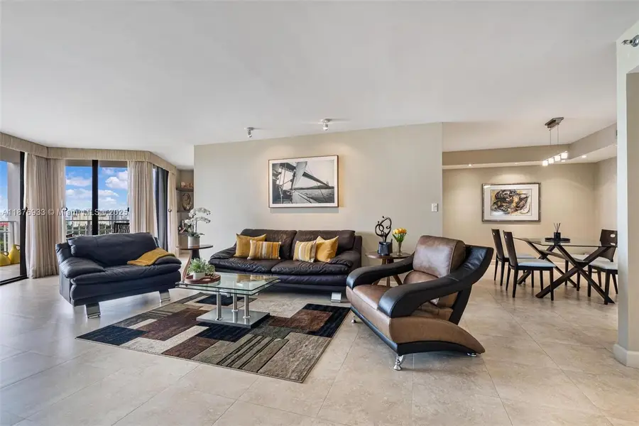 2000 Towerside Ter #1407, Miami, FL 33138 - Image #3