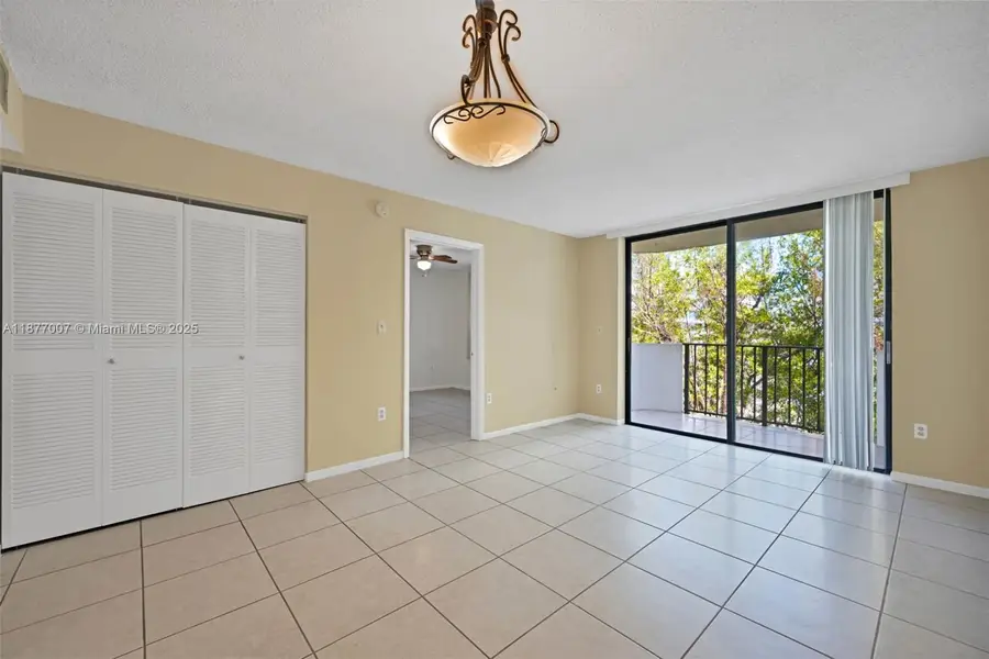 1673 Bay Rd #403, Miami Beach, FL 33139 - Image #2
