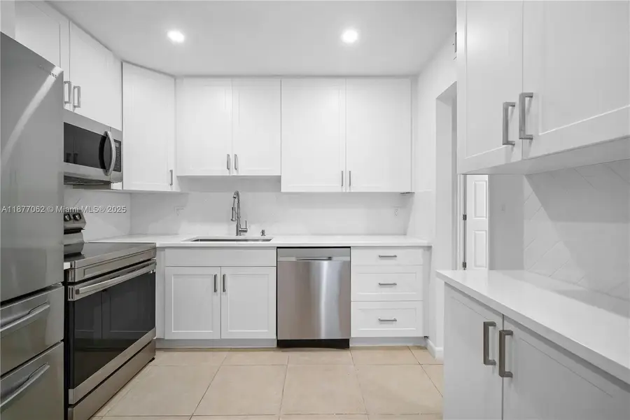 873 NE 195th St #107, Miami, FL 33179 - Image #2