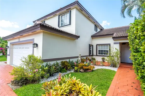 15905 SW 83rd Ter, Miami, FL 33193