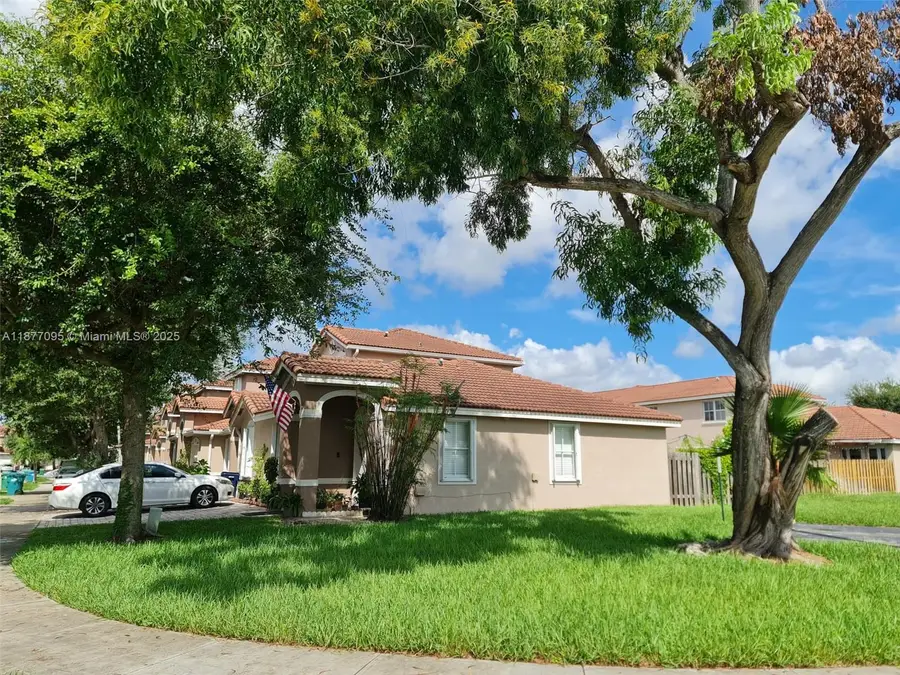 13827 SW 274th Ter, Homestead, FL 33032 - Image #2