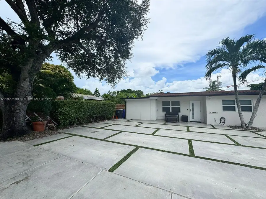 6105 Funston St, Hollywood, FL 33023 - Image #2