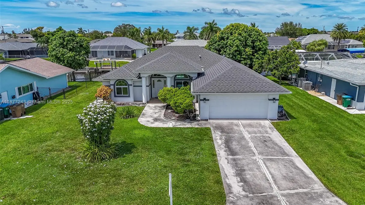 3902 SE 13th Ave, Cape Coral, FL 33904 - #1