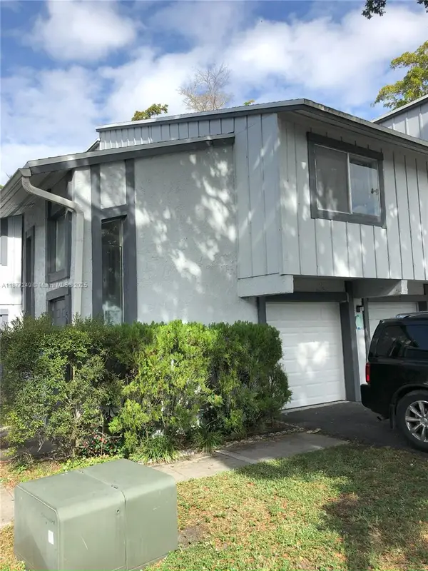 5946 NW 21st St #51-E, Lauderhill, FL 33313