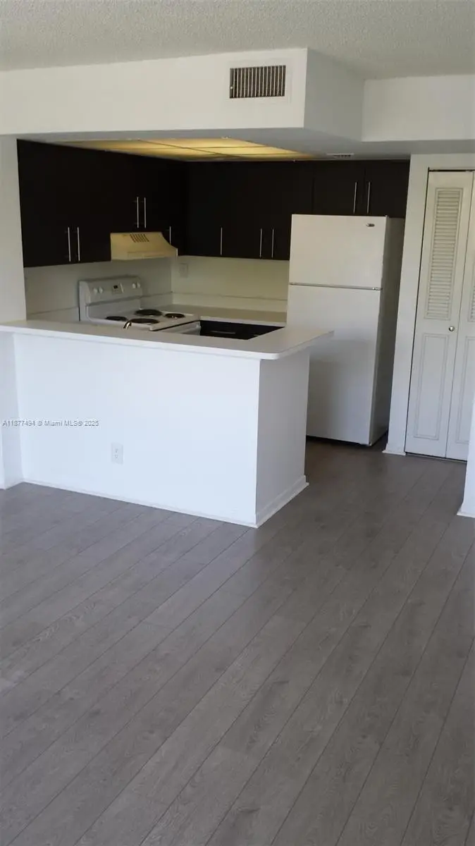 752 Executive Center Dr #25, West Palm Beach, FL 33401 - Image #1