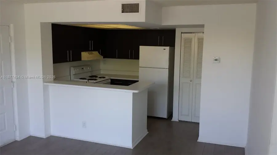 752 Executive Center Dr #25, West Palm Beach, FL 33401 - Image #2