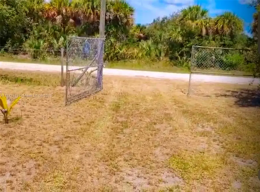 320 S Trebol Street, Clewiston, FL 33440 - Image #3