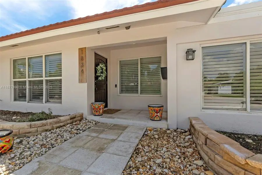 1834 NE 34th St, Oakland Park, FL 33306 - Image #2