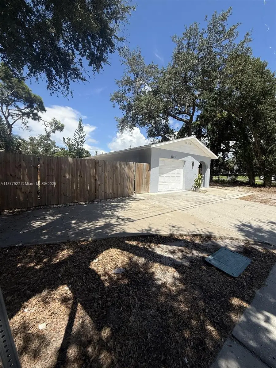 3985 Proctor Rd, Sarasota, FL 34233 - Image #1