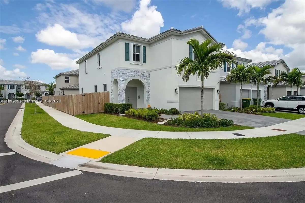 1432 SE 26th Rd, Homestead, FL 33035 - Image #1